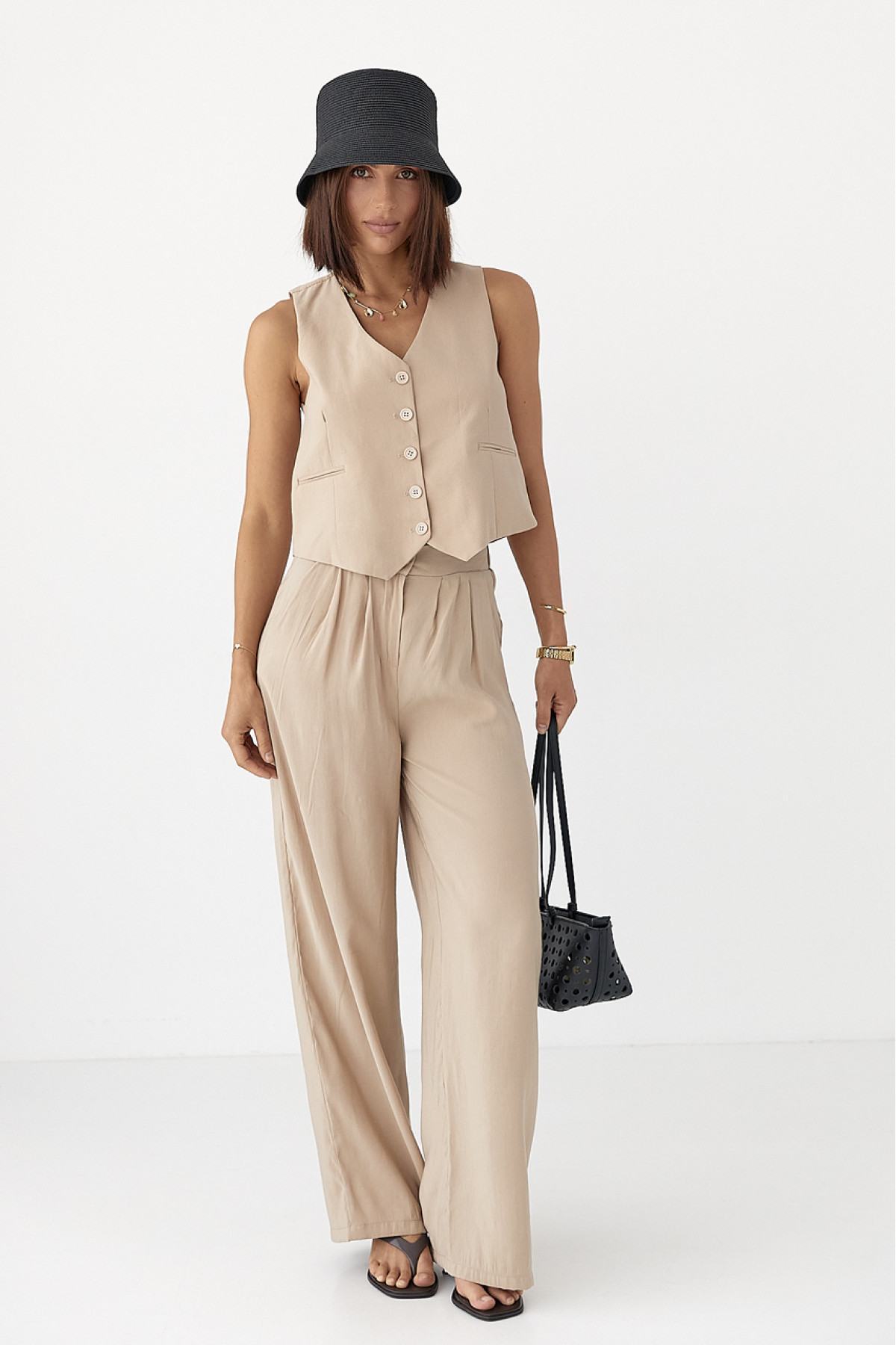 Літній брючний костюм із жилеткою  кавовий колір