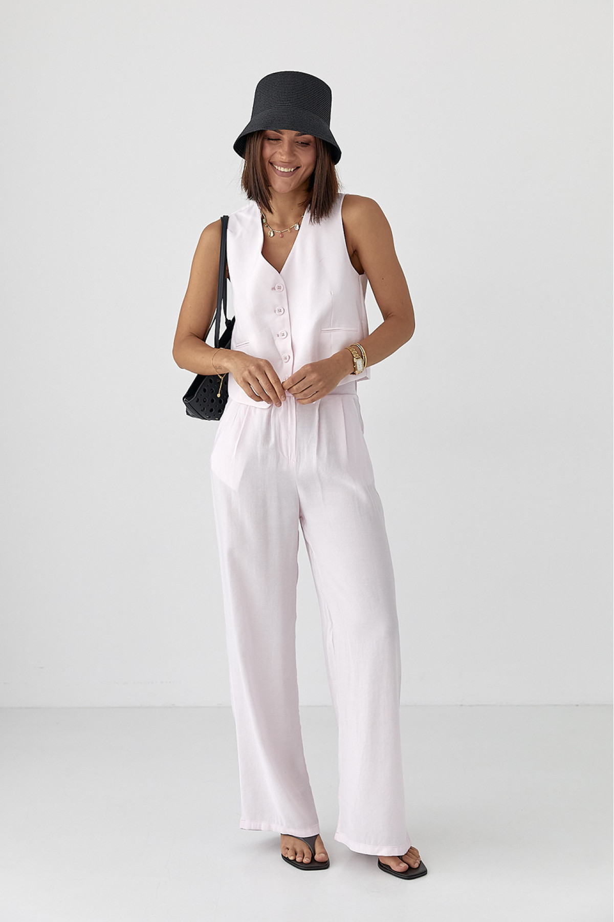 Літній брючний костюм із жилеткою  рожевий колір