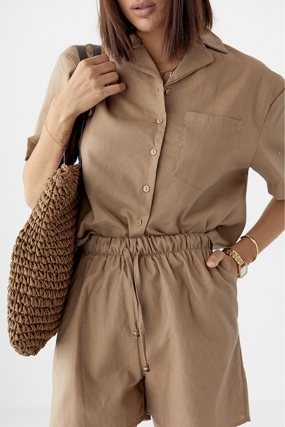 Льняний костюм із сорочкою та шортами  коричневий колір