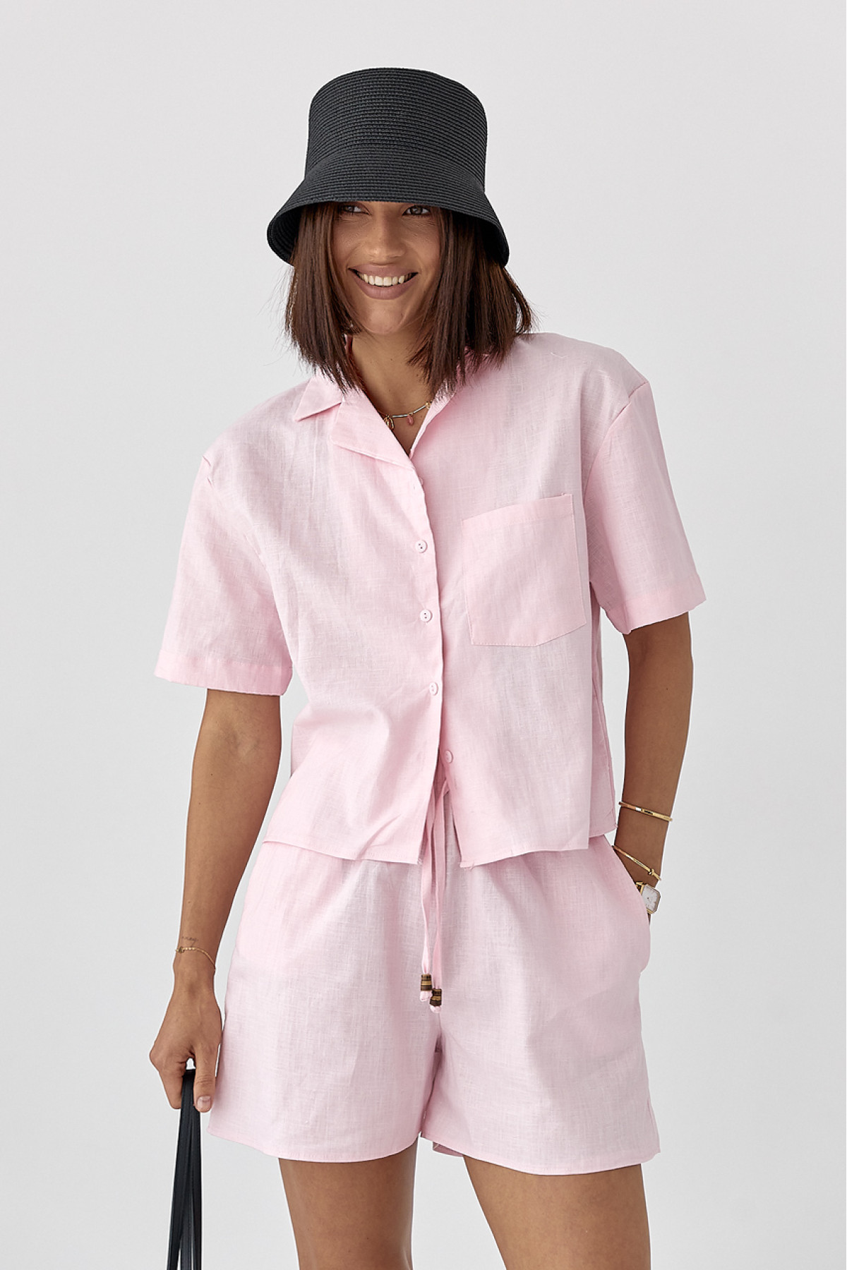Льняний костюм із сорочкою та шортами  рожевий колір