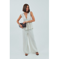 Класичний костюм із жилеткою з оборками та штанами  бежевий колір