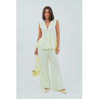 Класичний костюм із жилеткою з оборками та штанами  лимонний колір