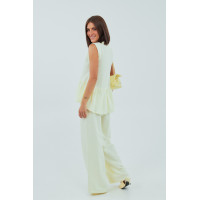 Класичний костюм із жилеткою з оборками та штанами  лимонний колір