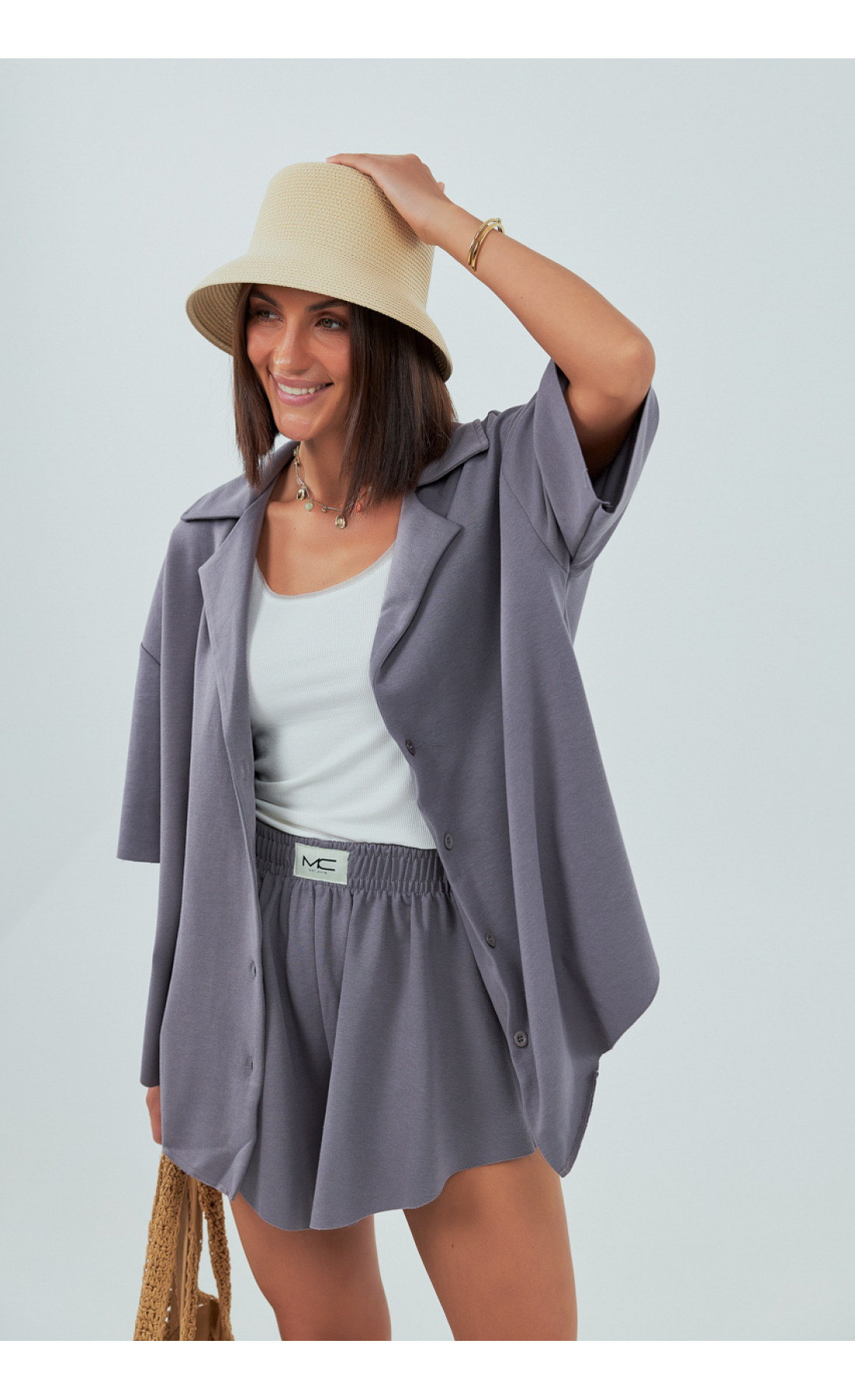 Трикотажний костюм із шортами та сорочкою  сірий колір