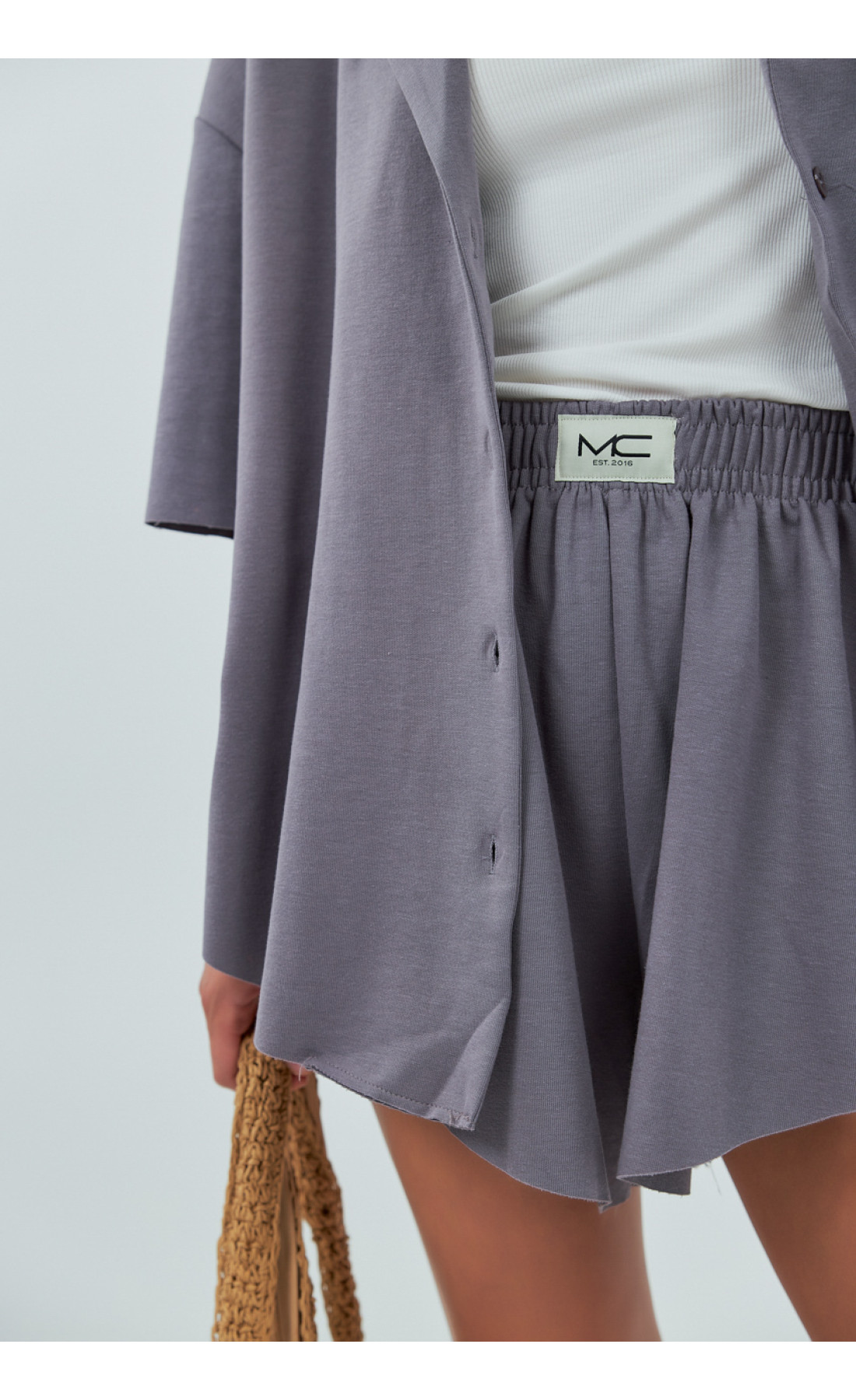 Трикотажний костюм із шортами та сорочкою  сірий колір