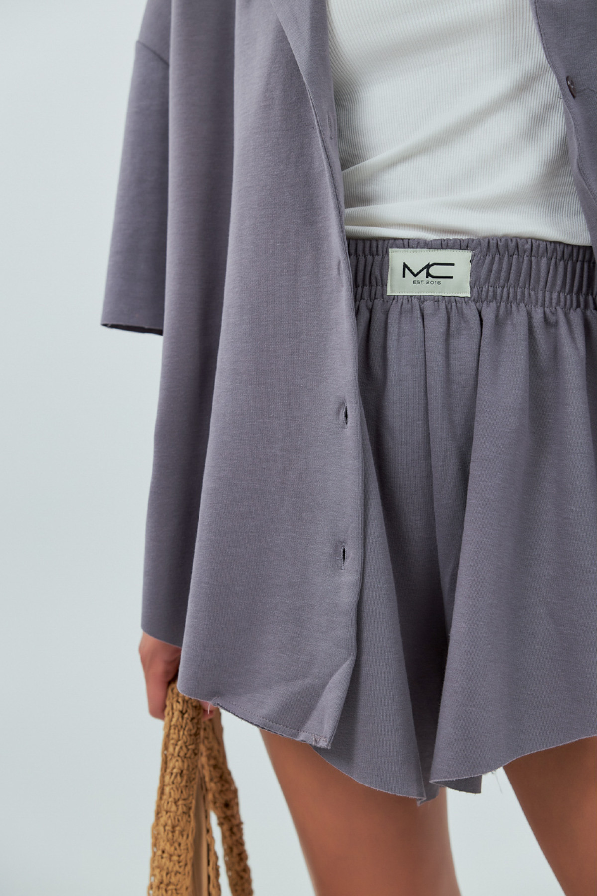 Трикотажний костюм із шортами та сорочкою  сірий колір