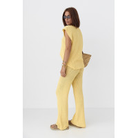 Літній в'язаний костюм із футболкою та штанами  жовтий колір