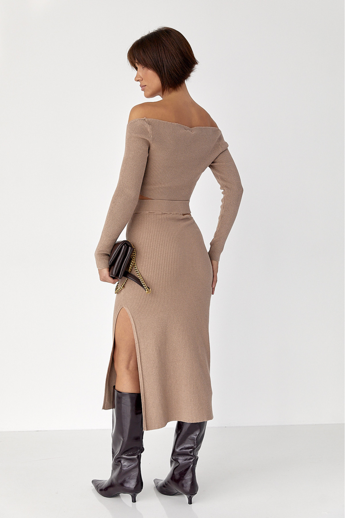 Костюм у рубчик із кроптопом і спідницею  коричневий колір