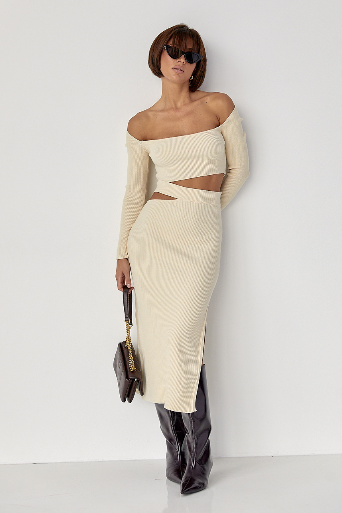 Костюм у рубчик із кроптопом і спідницею  кремовий колір