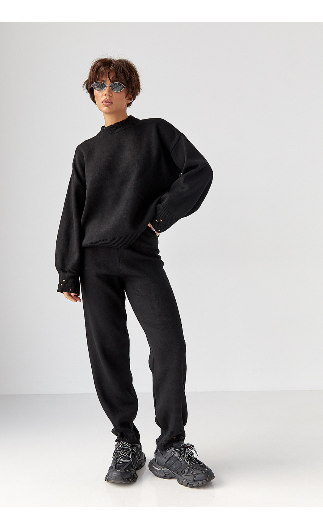 Трикотажний костюм з рваним ефектом  чорний колір