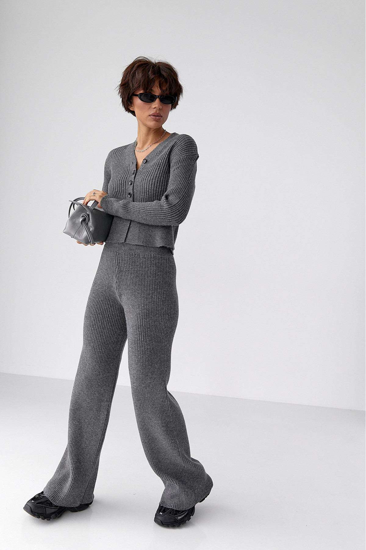 Трикотажний костюм у рубчик із кардиганом і штанами палаццо  сірий колір