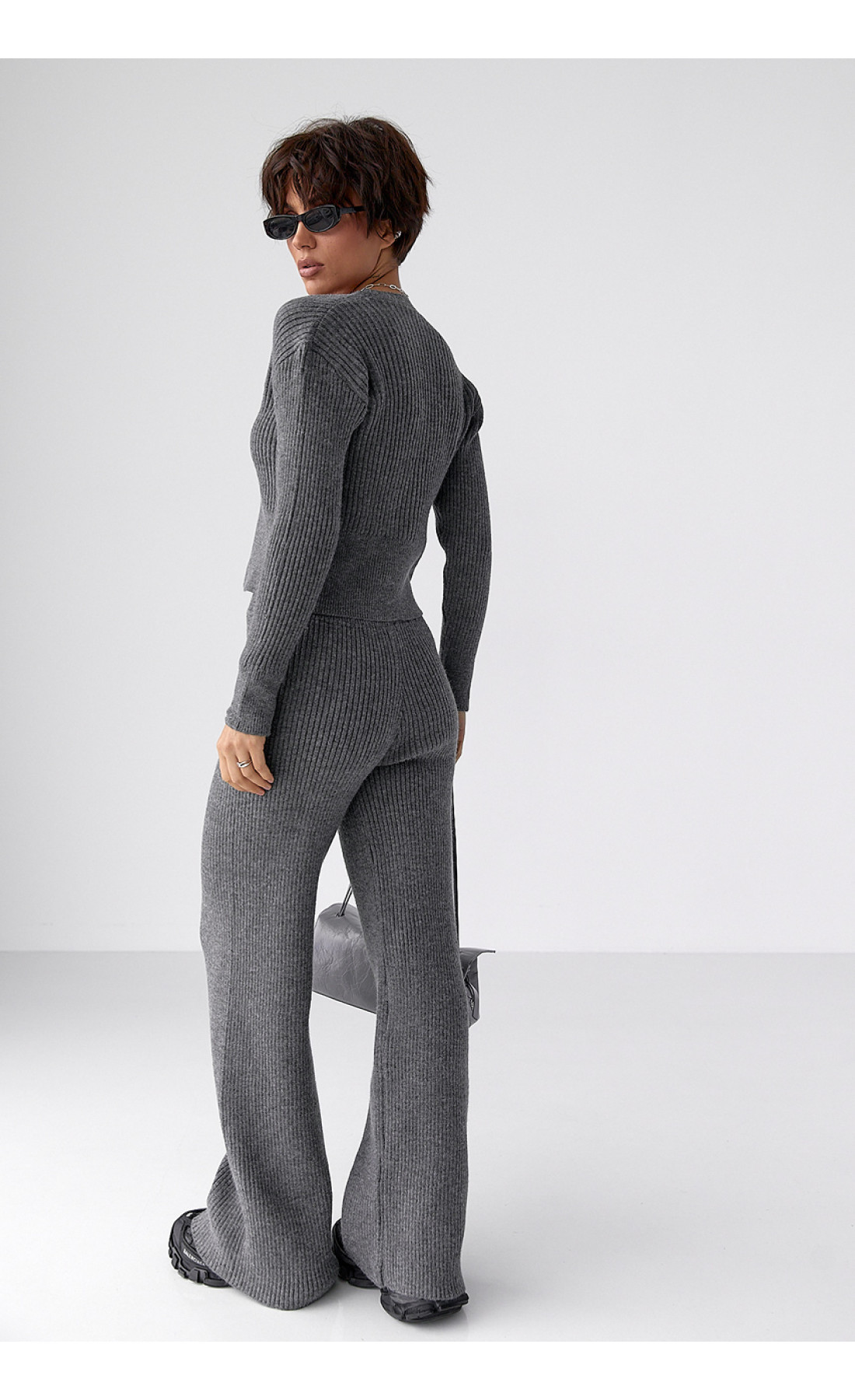 Трикотажний костюм у рубчик із кардиганом і штанами палаццо  сірий колір
