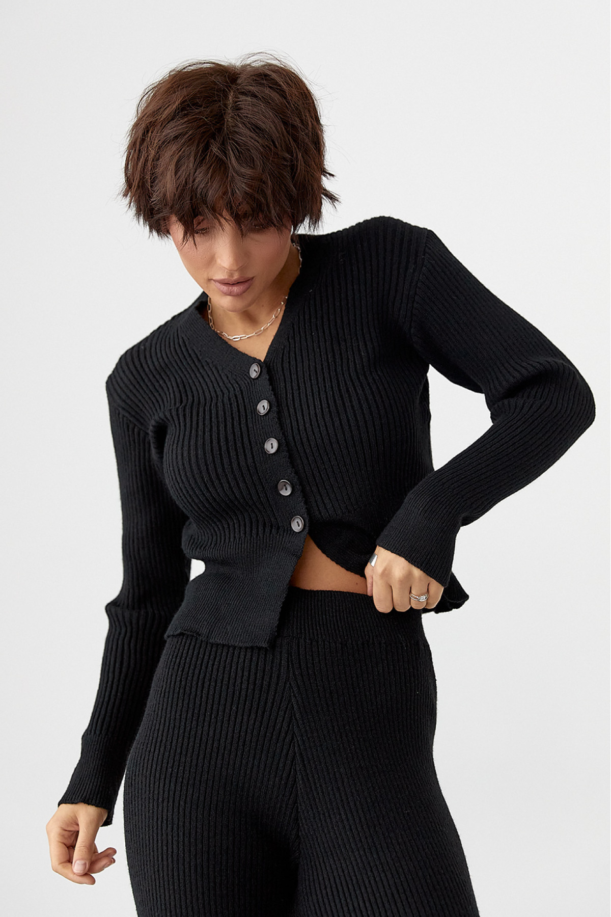 Трикотажний костюм у рубчик із кардиганом і штанами палаццо  чорний колір