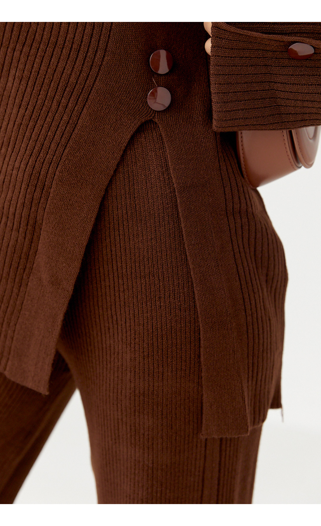 В'язаний костюм в рубчик вільною крою  коричневий колір