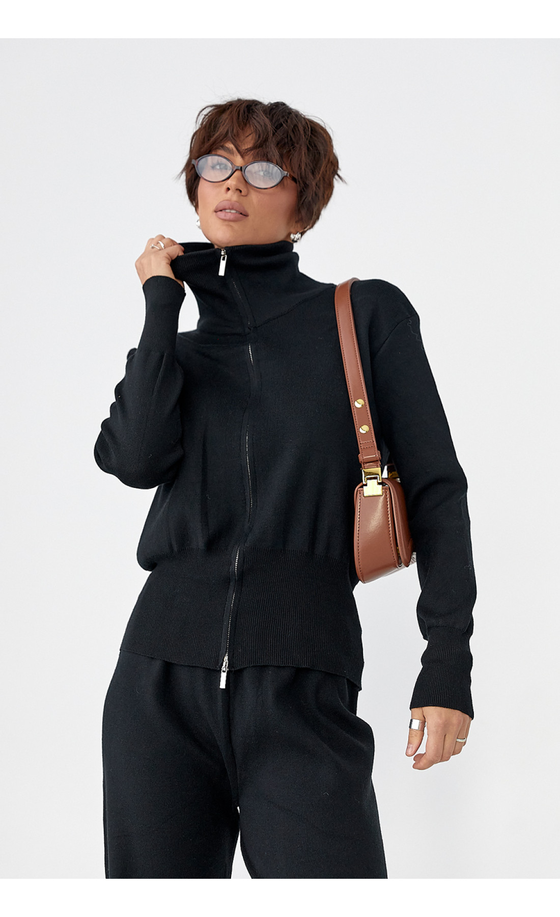 Трикотажний костюм із коротким кардиганом на блискавці та широкими штанами  чорний колір