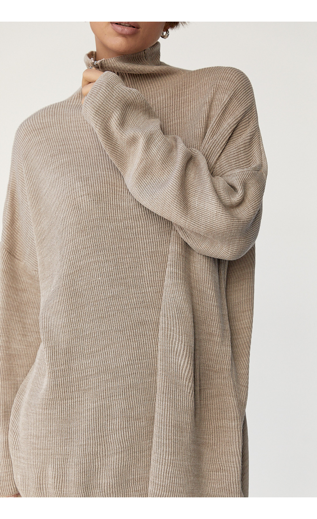 Вільний костюм в рубчик зі светром і прямими штанами  кавовий колір