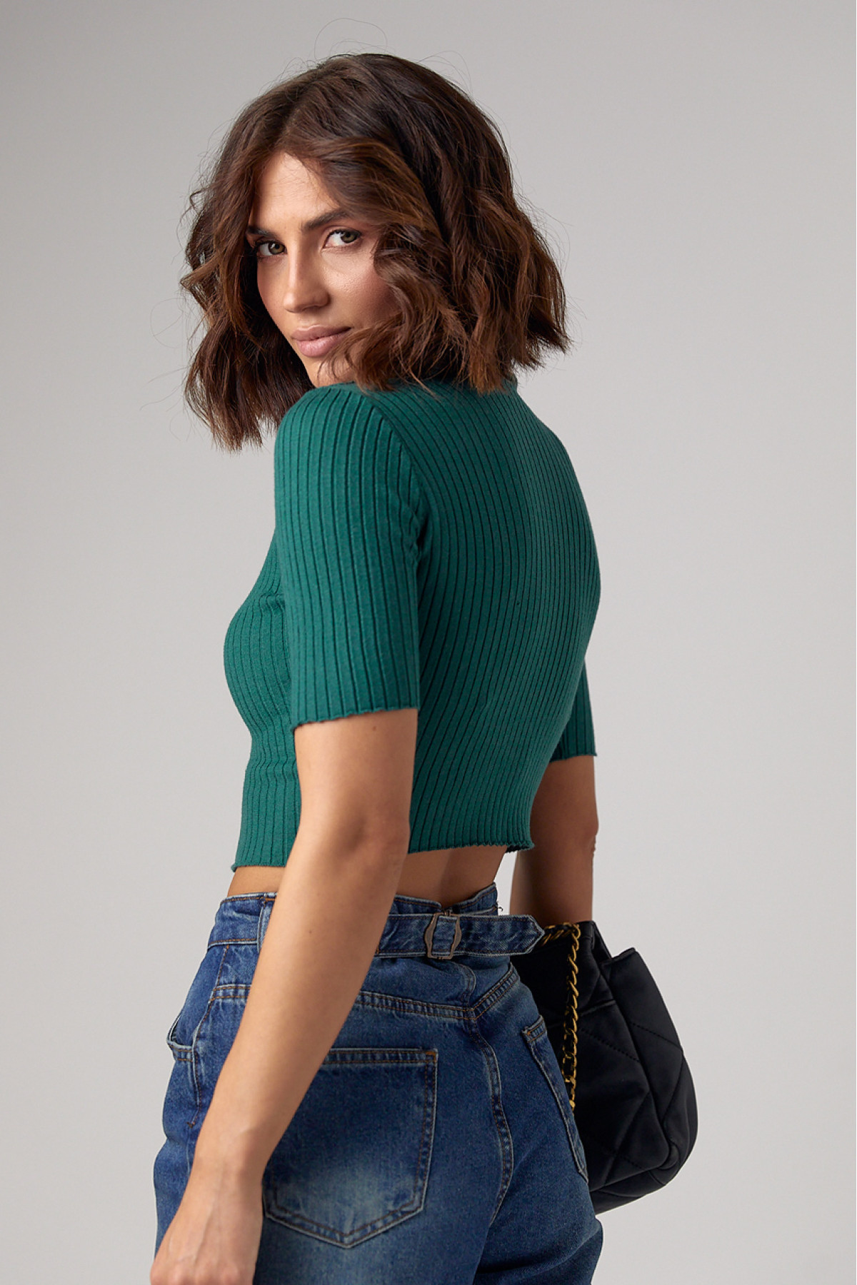 Жіноча вкорочена водолазка з коротким рукавом  зелений колір