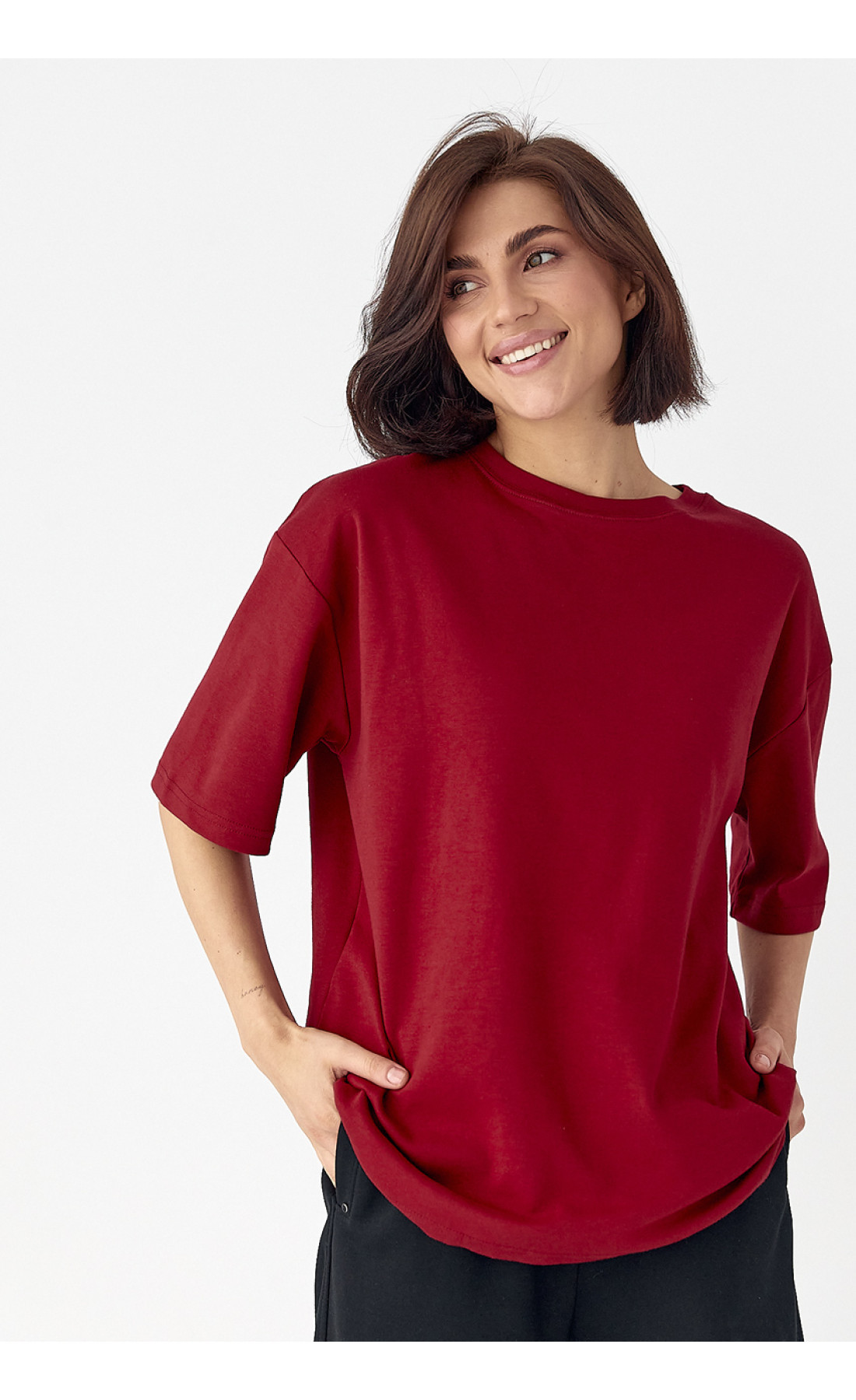 Однотонна базова футболка  бордо колір