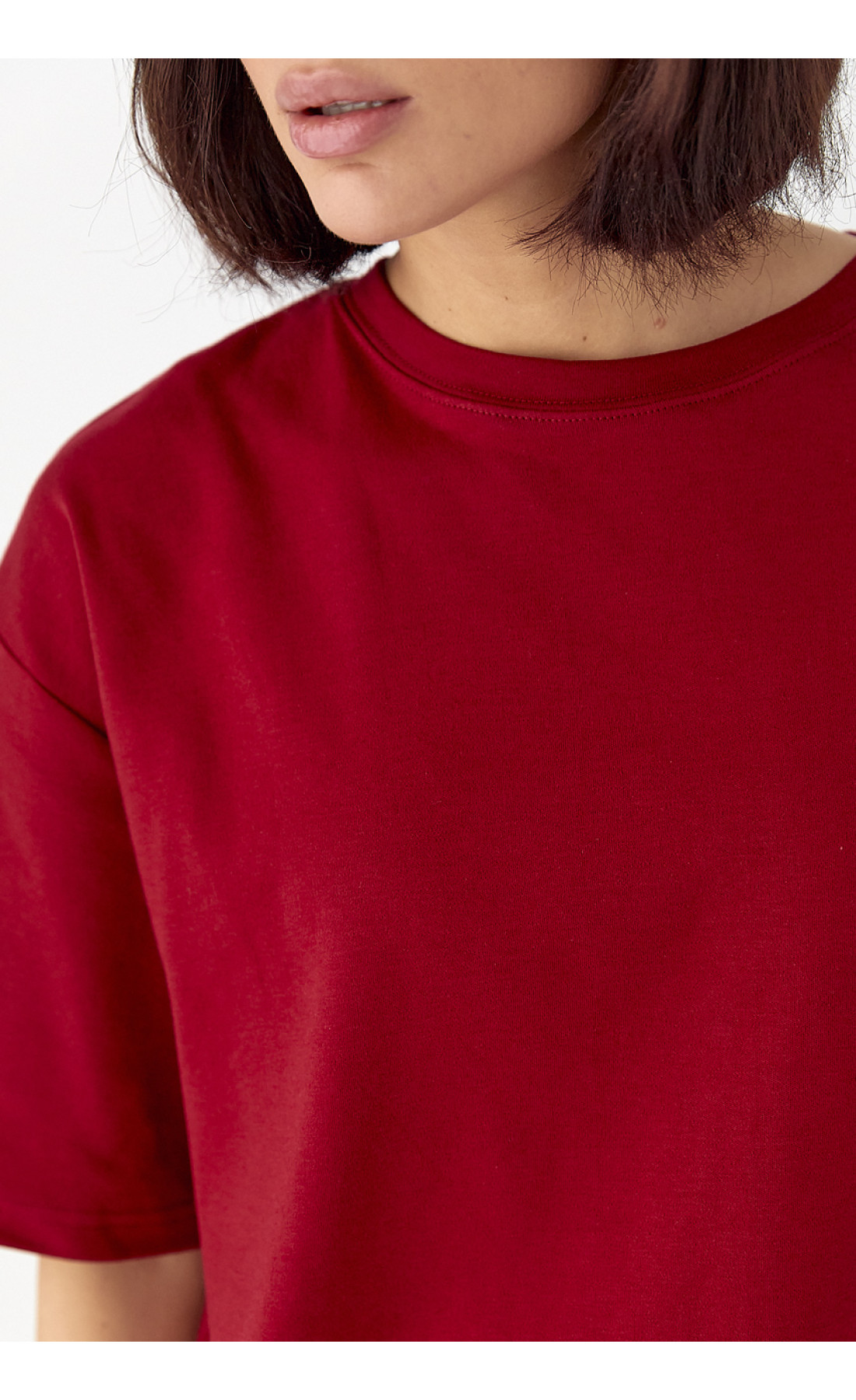 Однотонна базова футболка  бордо колір