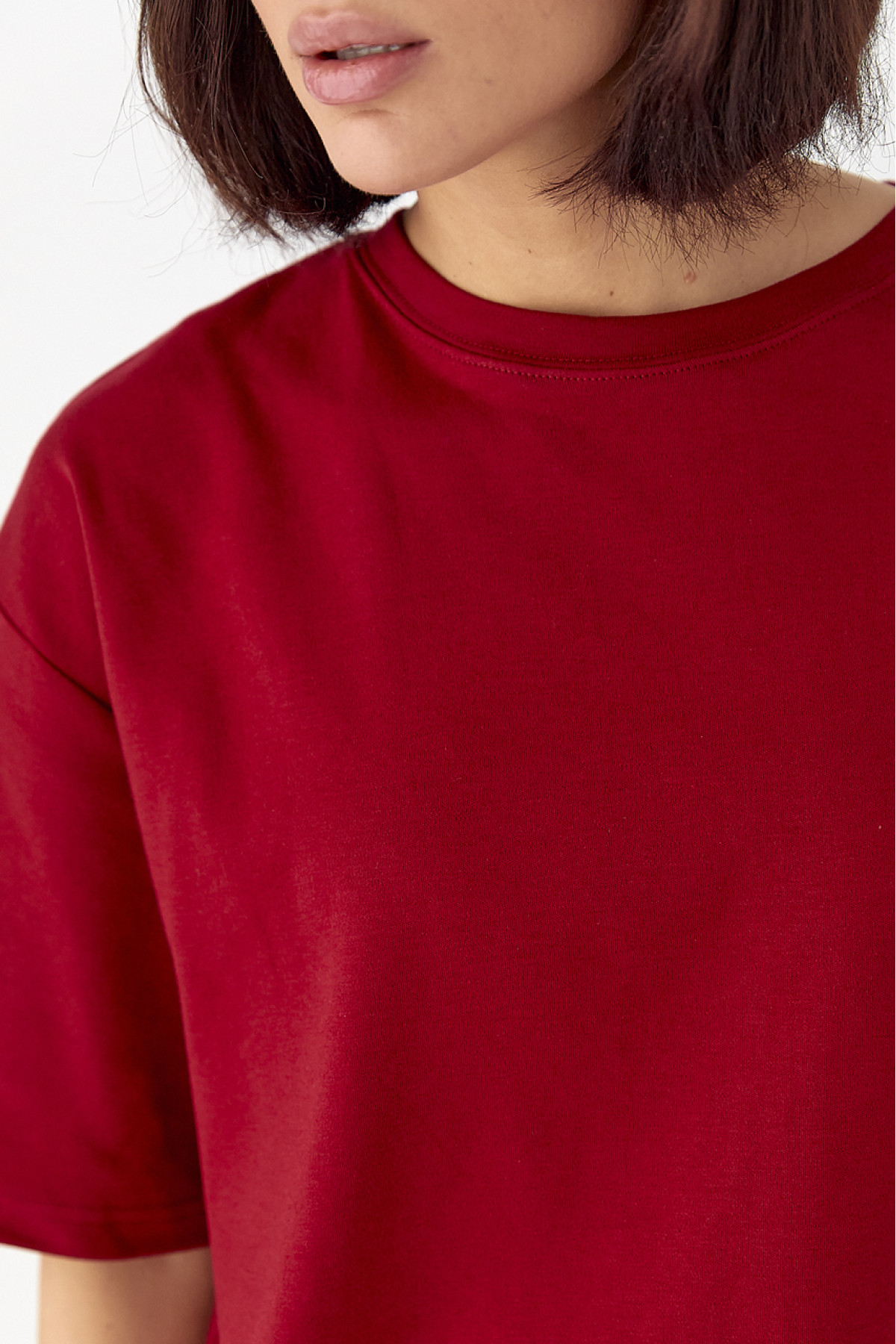 Однотонна базова футболка  бордо колір