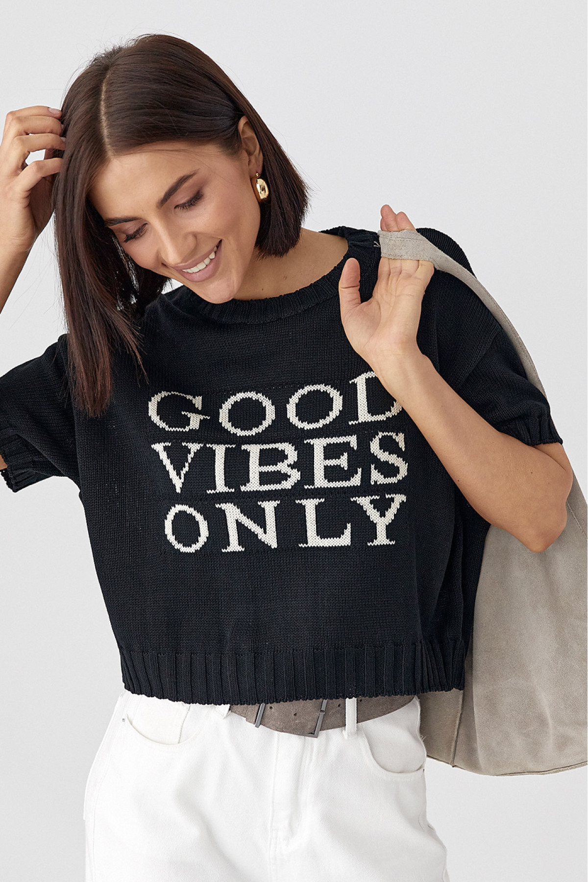Жіноча в'язана футболка з написом  чорний колір
