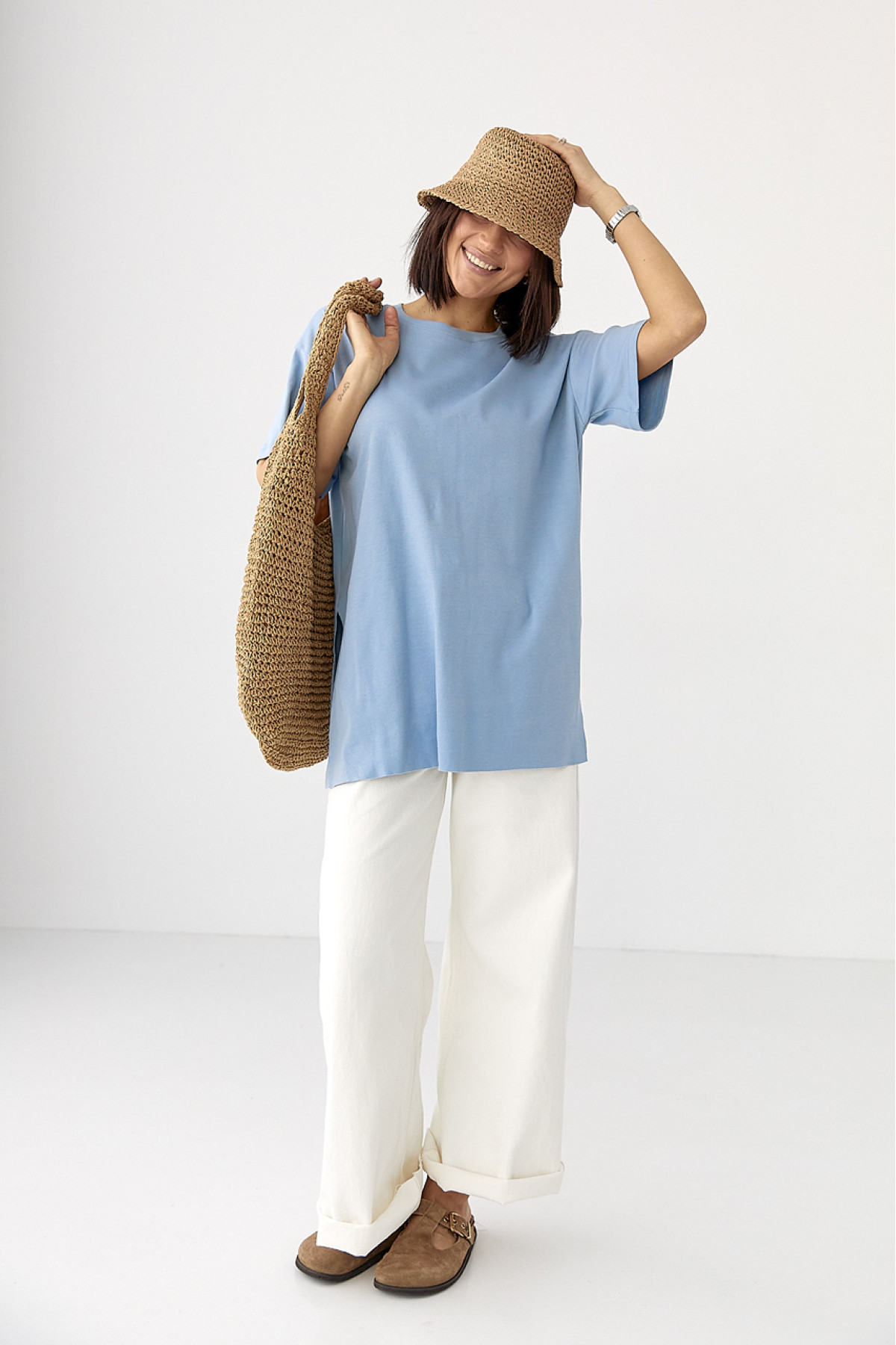 Однотонна футболка з розрізами  джинс колір