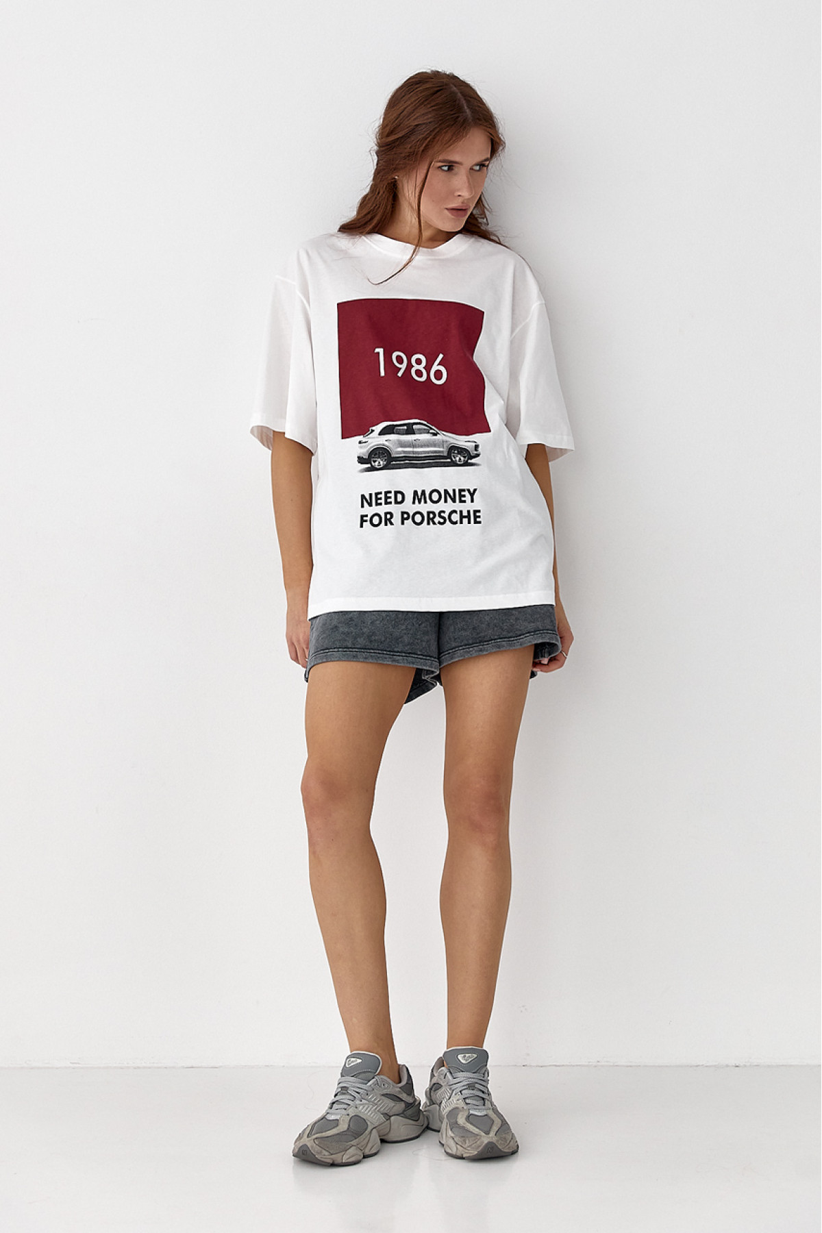 Жіноча футболка з принтом Porsche  білий колір