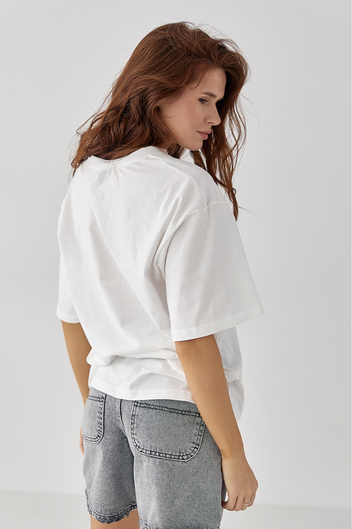 Футболка оверсайз із принтом лимона  білий колір