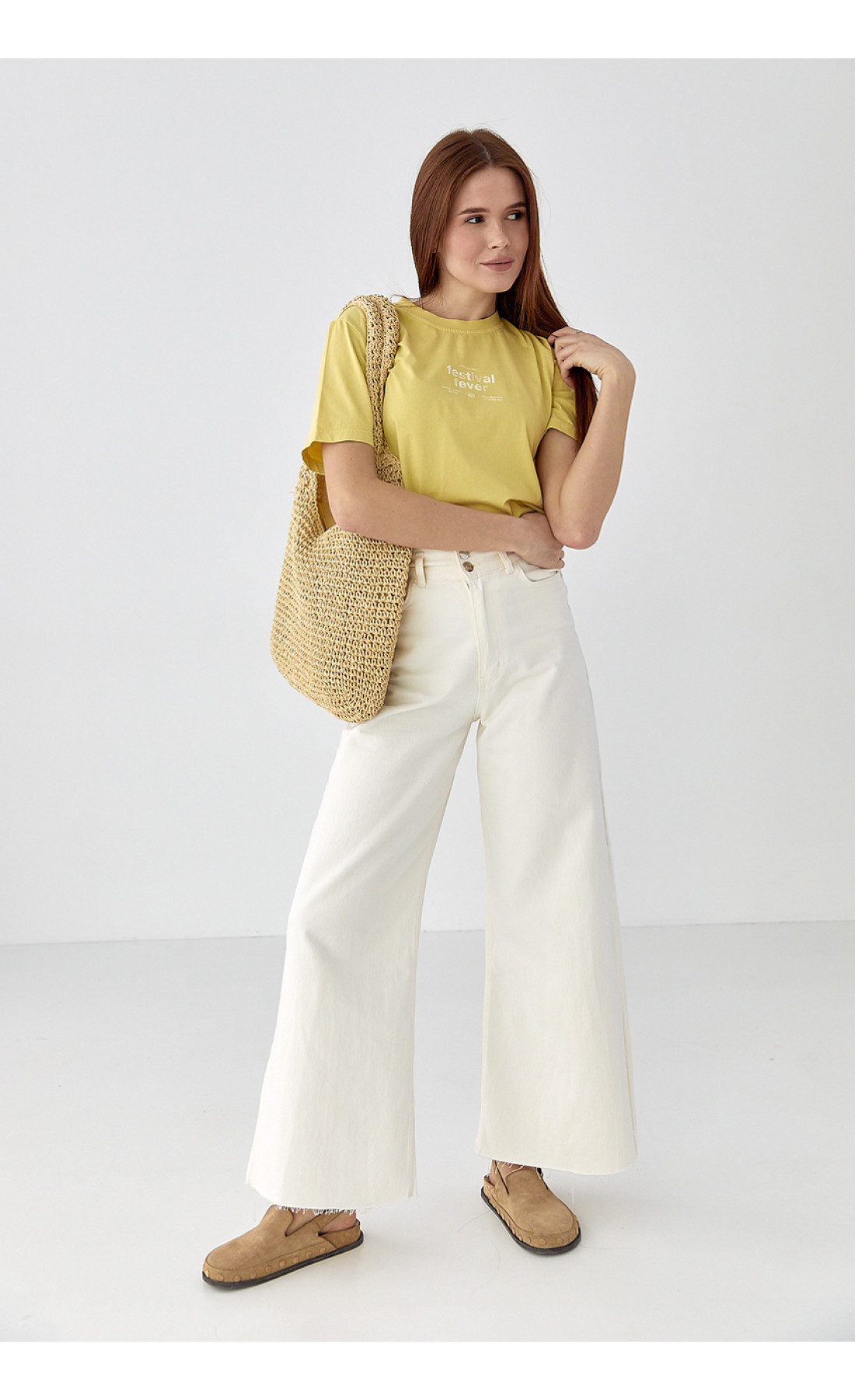 Трикотажна футболка з написами  лимонний колір