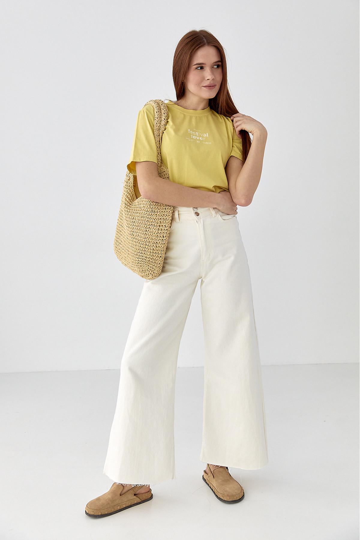 Трикотажна футболка з написами  лимонний колір