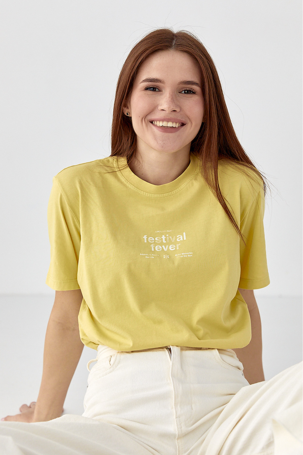 Трикотажна футболка з написами  лимонний колір