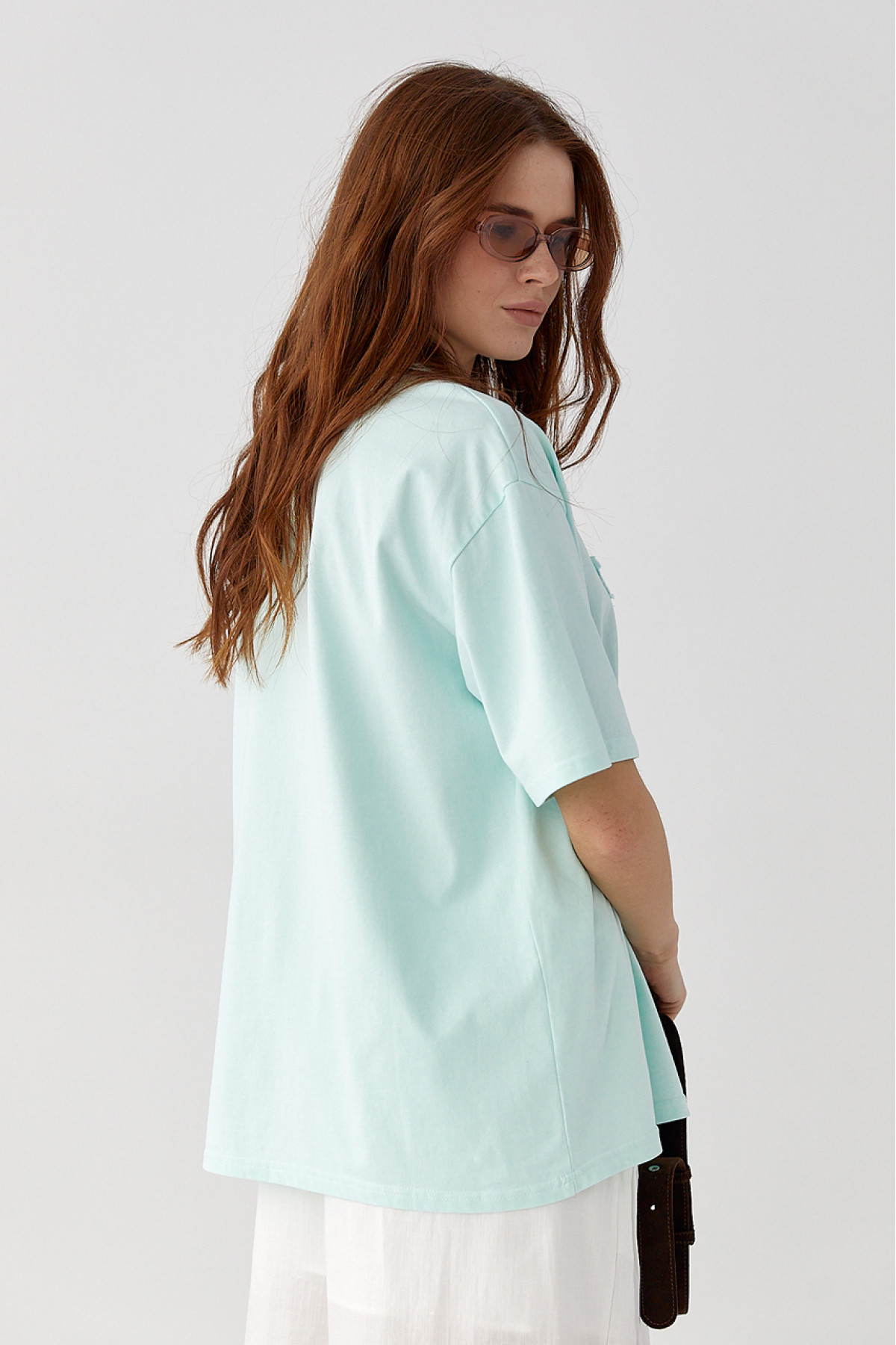 Футболка вільного крою з вишитим написом  бірюзовий колір