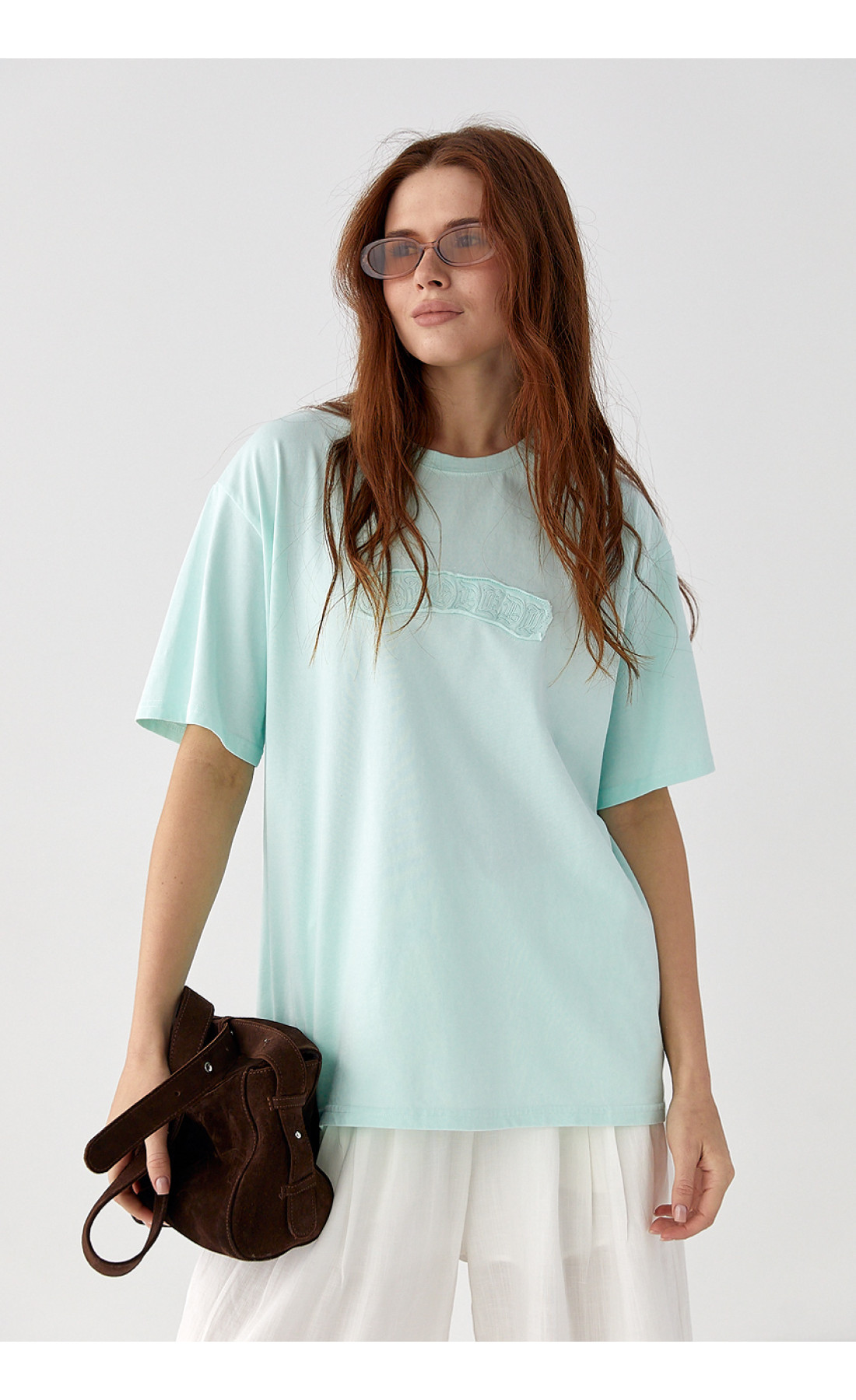 Футболка вільного крою з вишитим написом  бірюзовий колір