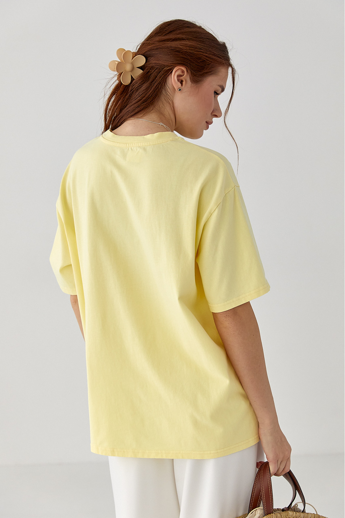 Футболка вільного крою з вишитим написом  жовтий колір