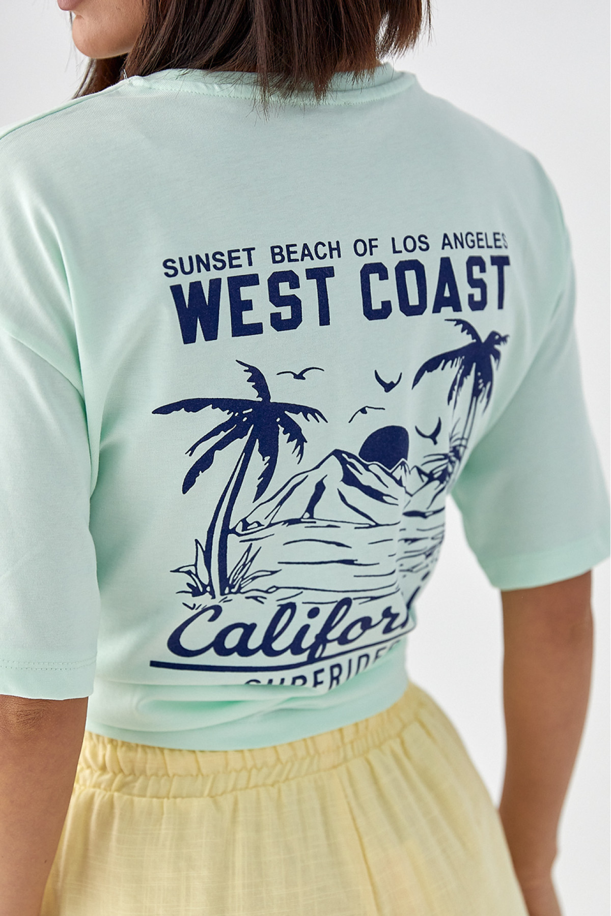 Футболка з принтом California  м'ятний колір