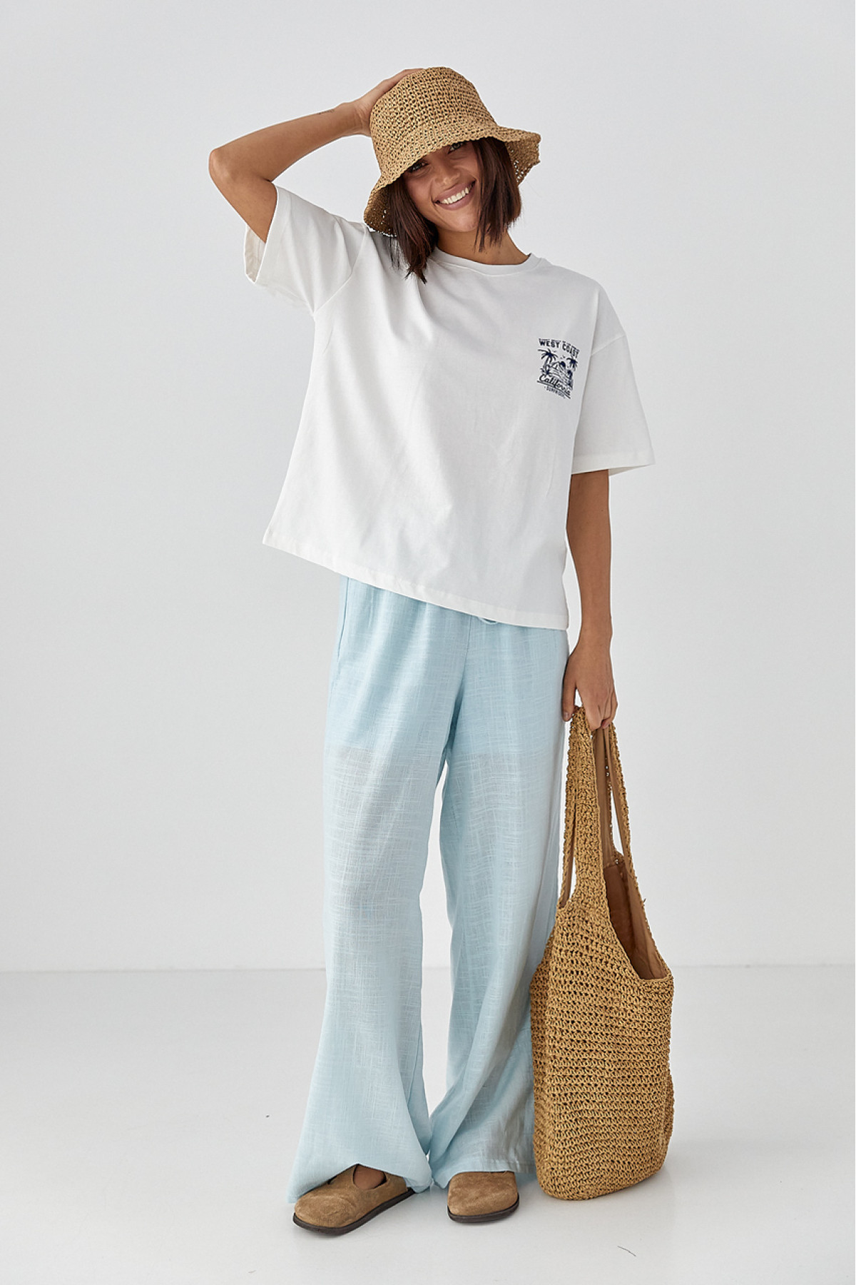 Футболка з принтом California  молочний колір