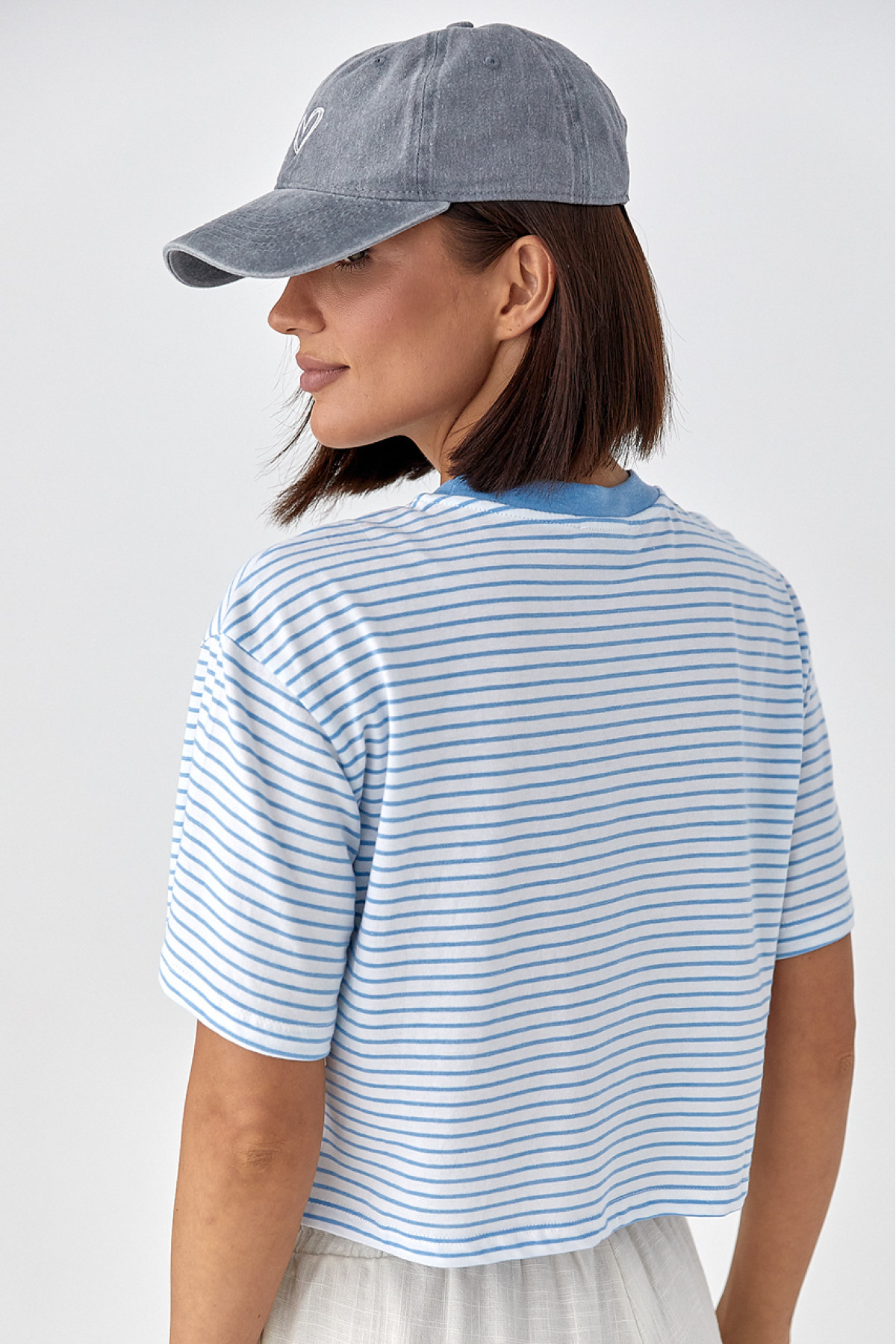 Футболка у смужку вільного крою  блакитний колір