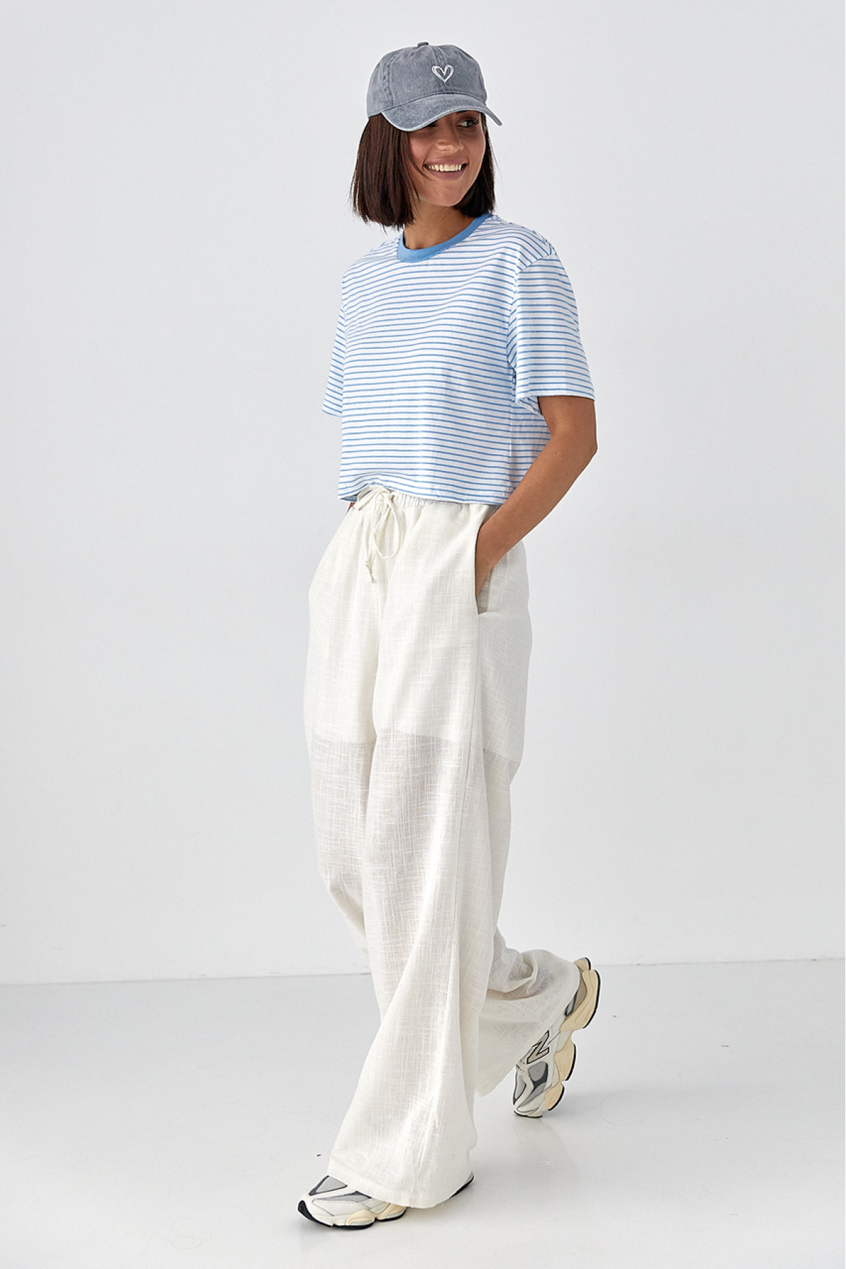 Футболка у смужку вільного крою  блакитний колір