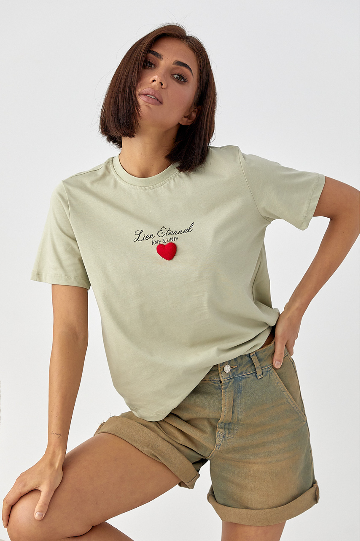 Футболка з об'ємним серцем  хакі колір