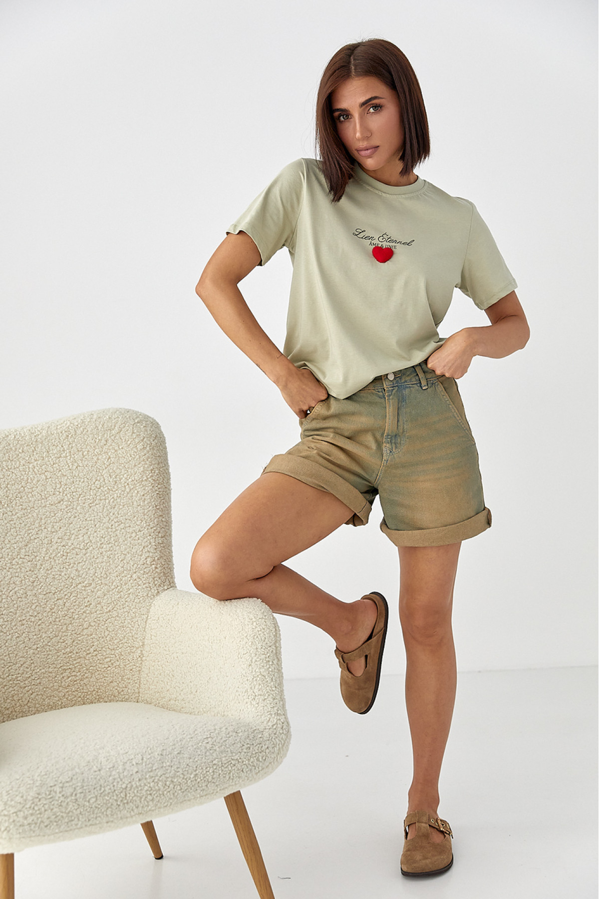 Футболка з об'ємним серцем  хакі колір