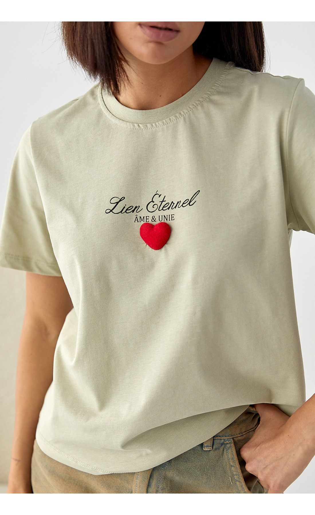 Футболка з об'ємним серцем  хакі колір