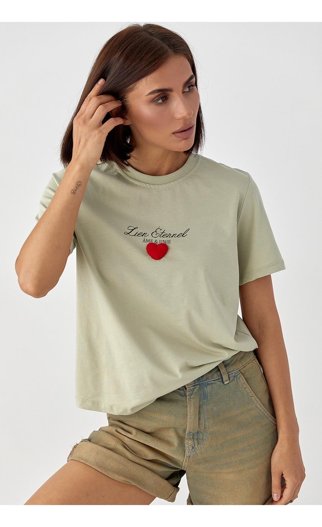 Футболка з об'ємним серцем  хакі колір