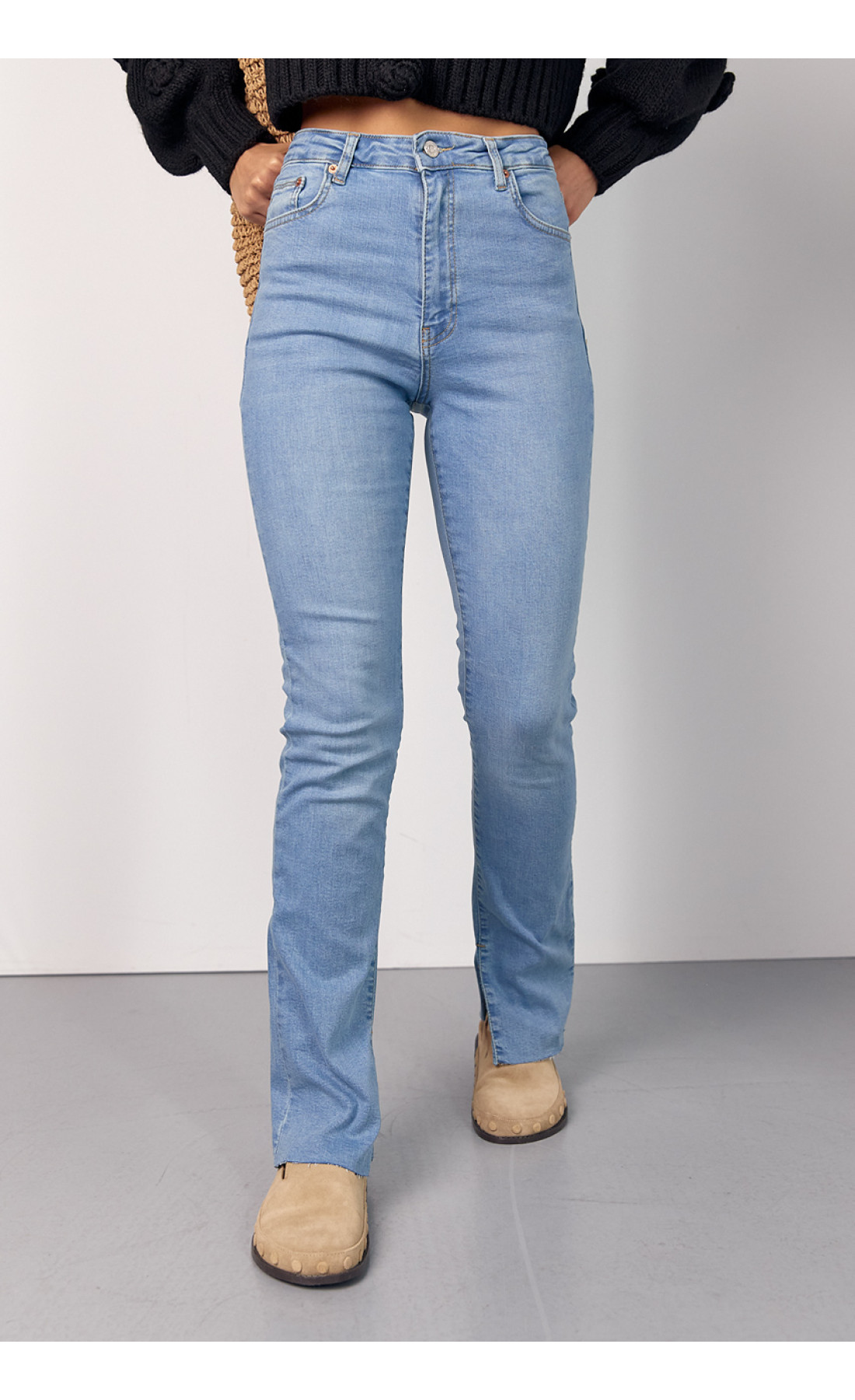 Жіночі жіночі джинси skinny з розрізами  блакитний колір