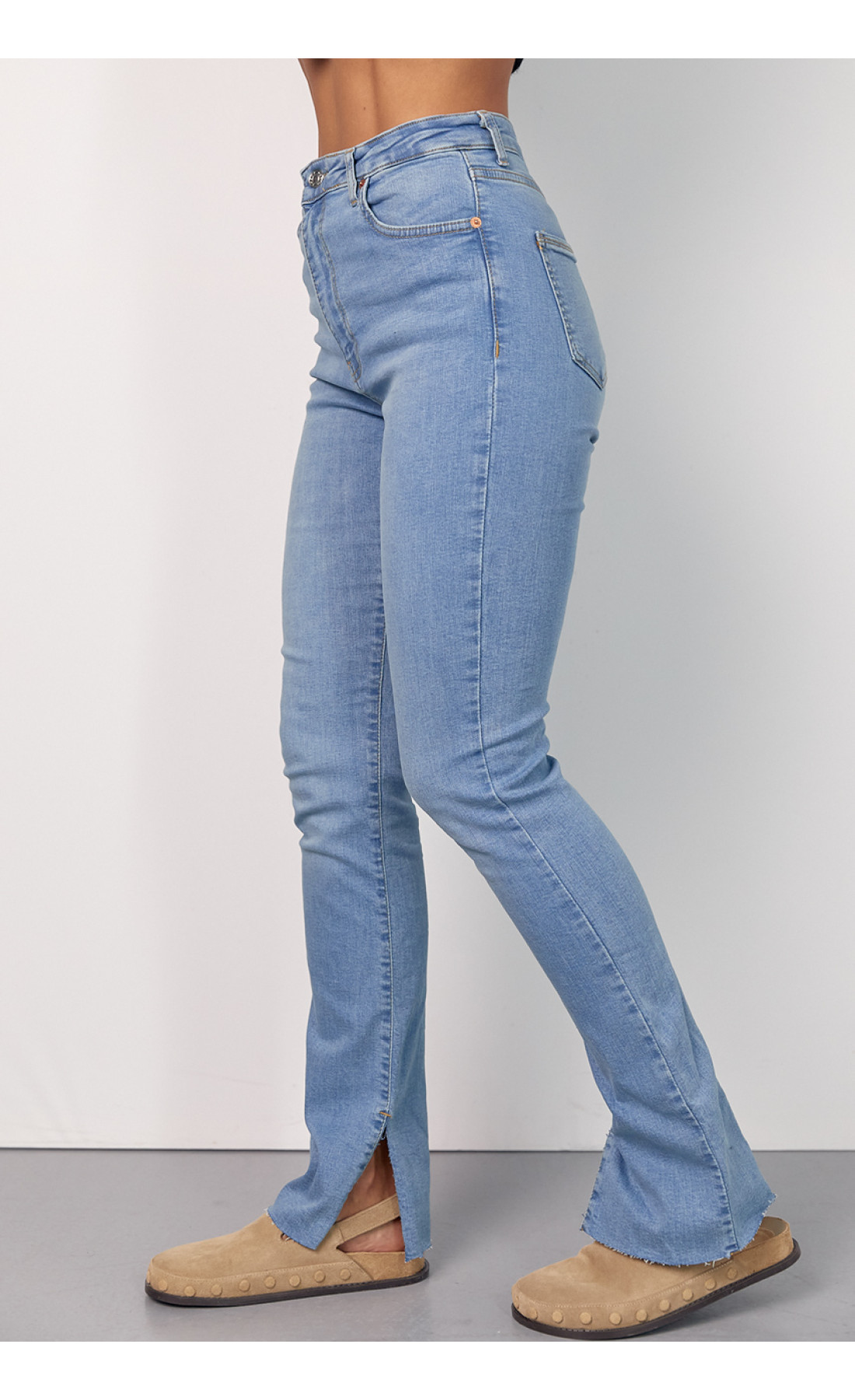 Жіночі жіночі джинси skinny з розрізами  блакитний колір