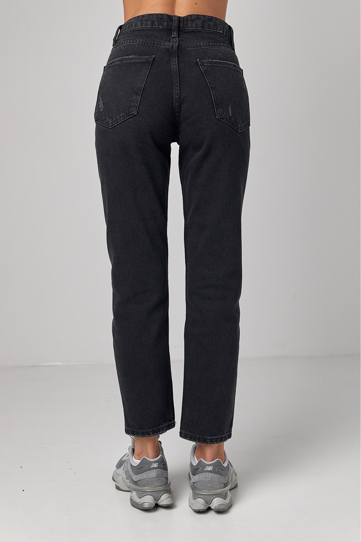 Укорочені жіночі жіночі джинси МОМ  чорний колір