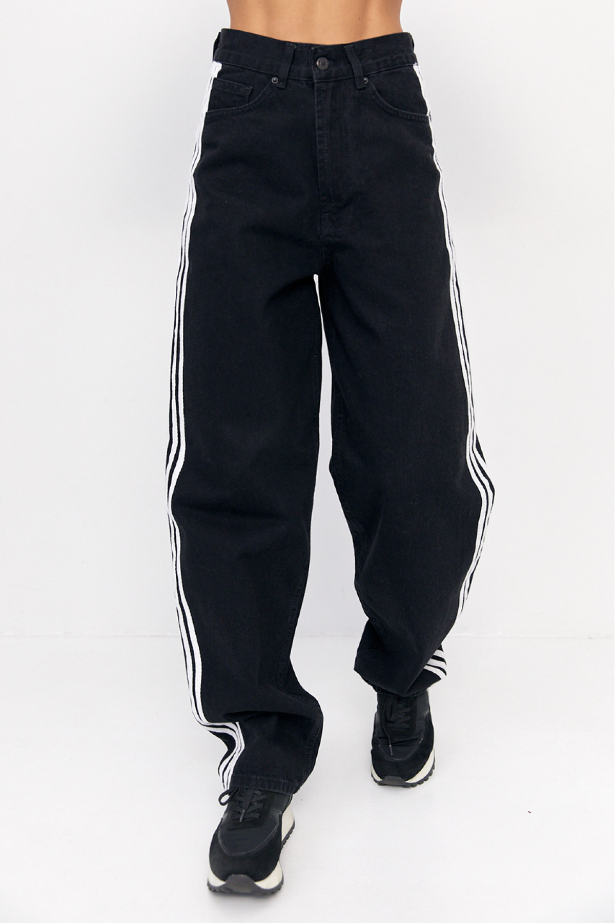 Жіночі жіночі джинси Baggy з лампасами  чорний колір