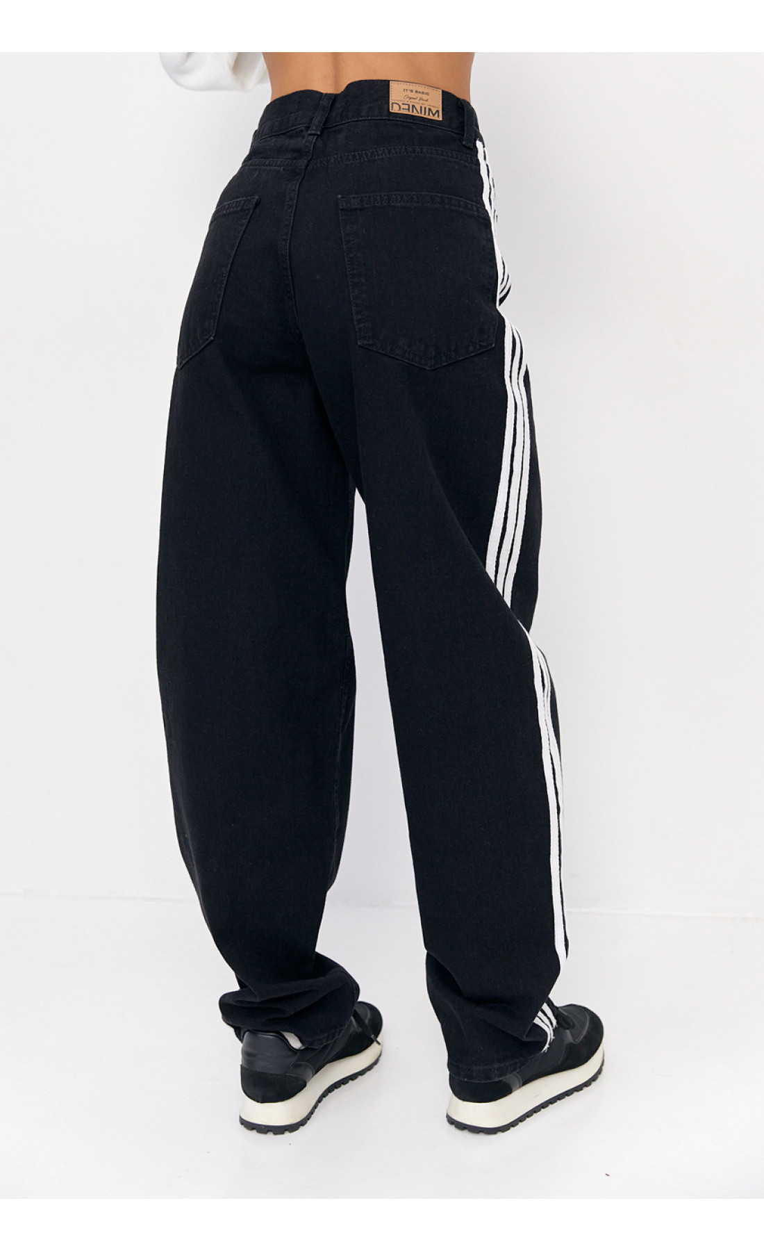 Жіночі жіночі джинси Baggy з лампасами  чорний колір