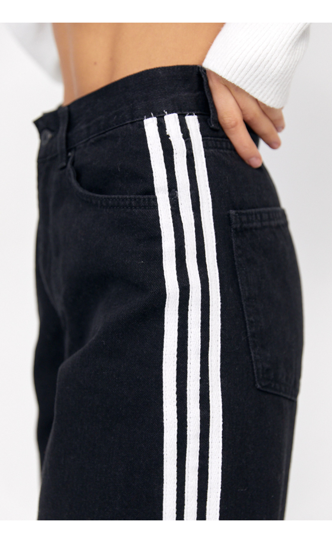 Жіночі жіночі джинси Baggy з лампасами  чорний колір