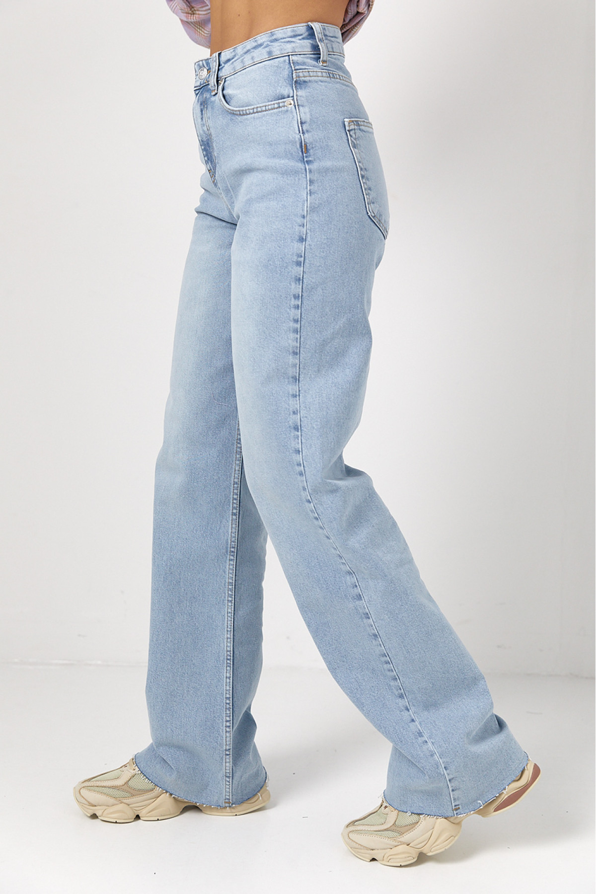 Джинси Straight прямого крою з необробленим низом  блакитний колір