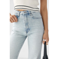 Прямі жіночі джинси з високою талією  блакитний колір